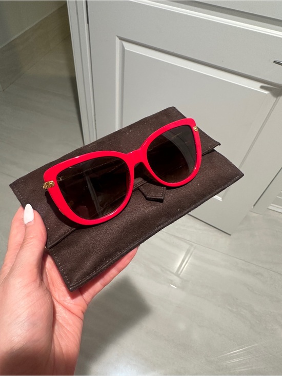 Louis Vuitton Red and Black Gradient Lens Sunglasses main image 8